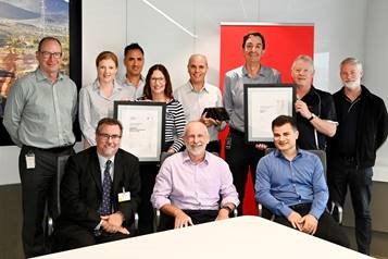 HitachiRailENG's tweet image. 🏆Celebrating success! @RioTinto’s AutoHaul® receives Western Australia’s top @EngAustraliaWA Engineering Excellence Award. An innovation partnership to be proud of! ➡️bit.ly/3psn3EJ
#engineeringrecognition #engineeringcareers