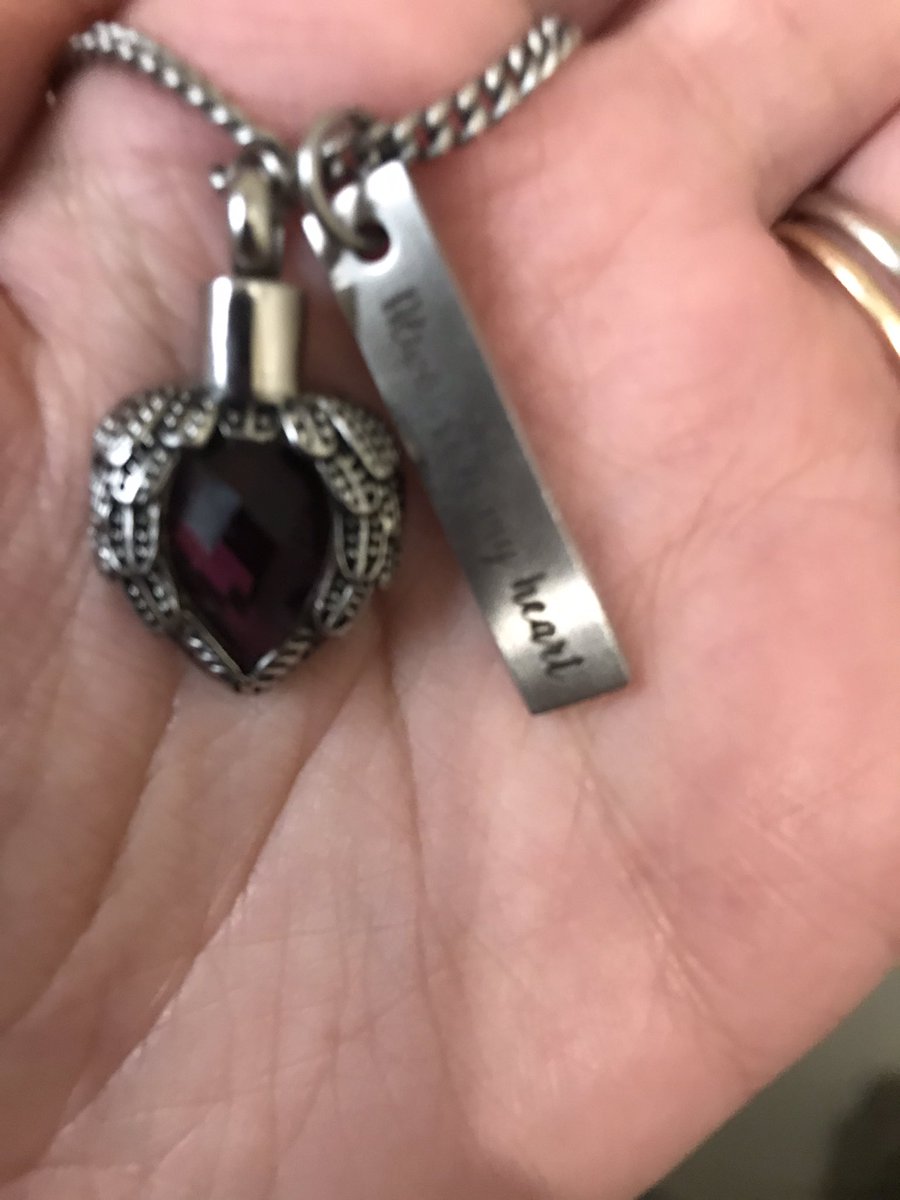 miraclemamablog's tweet photo. My daughters ash’s, I’m feeling like it’s a good day to wear them. I’m missing and longing for her.. what would it be like to have twins? #amwriting #WritingCommunity #writing #ashes #ashesofcreation #averymae #stillborn #mydaughter #twins ❤️❤️❤️ https://t.co/FllDfIXYj0
