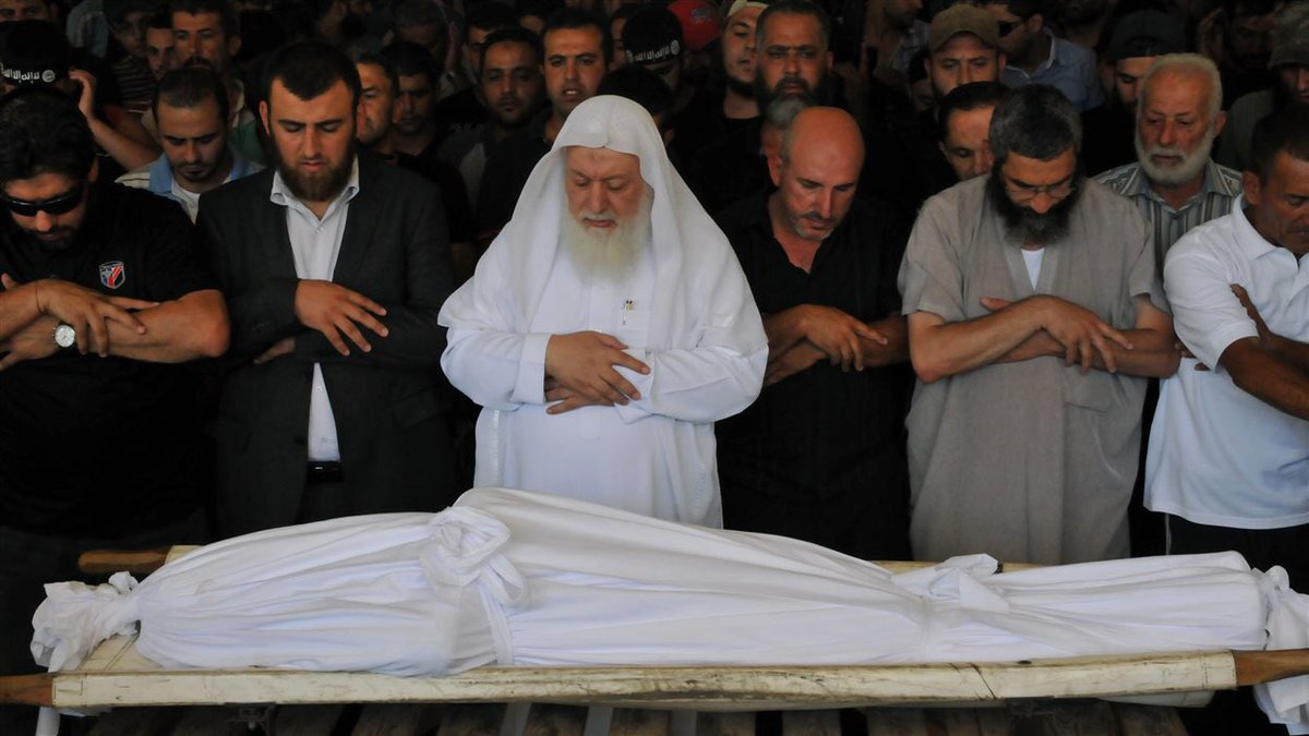 « J’attends d’être prête pour me voiler »« Je suis trop jeune pour me voiler »« le voile n’est pas obligatoire »Ya Ukhta, la mort n’attends pas, le Décret d’Allah passe avant ta volonté. Tu veux que ton linceul soit le seul voile que t’aies porté ?