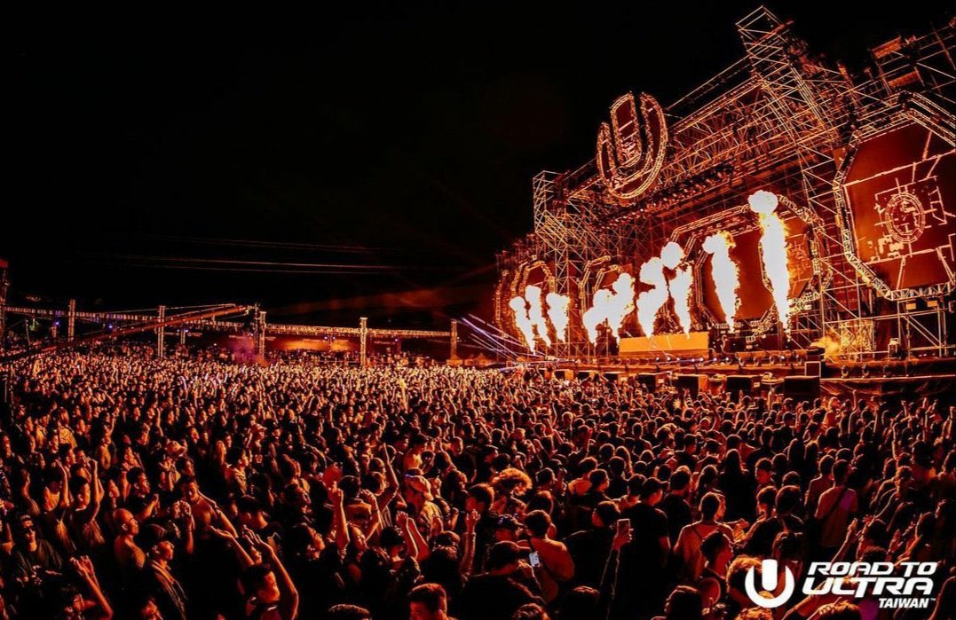 tyleroakley's tweet photo. taiwan hasn’t had a domestic covid case in 200+ days... so this past weekend, they raved carefree at ultra music festival.

it didn’t have to be this way in america. https://t.co/5YvcyrFLzq