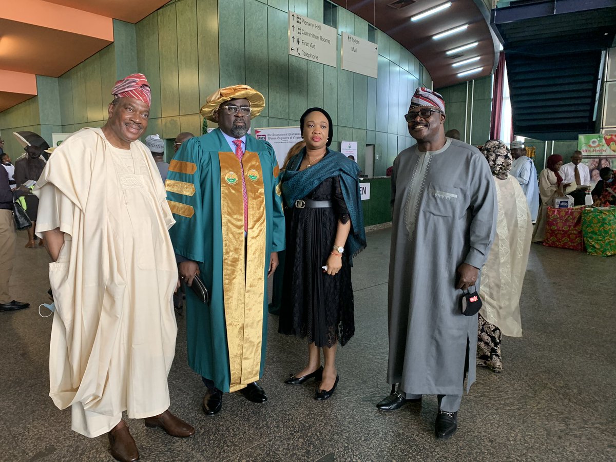 AmazonEnergyLtd's tweet image. The CEO of Amazon Energy Limited David Olayinka T. Oluwatimehin and guests at the Nigerian Society of Engineers 16th Fellowship Confermemt Lecture and Ceremony at the International Conferemce Center Abuja.

#nseabuja #amazonenergy #engineering #oilandgasindustry