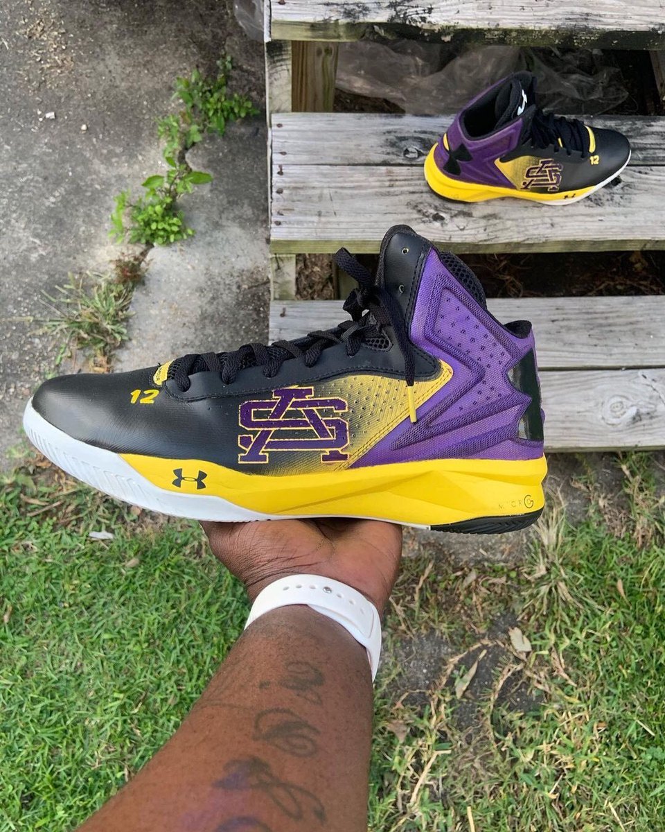 MrImfocus's tweet image. My dog @darrell97465450 got me right for tha game tonight @StAugnola #GoPurple💜💛 #LetsEat🍽 @LaahChris it’s your time kid🦍🏀💯