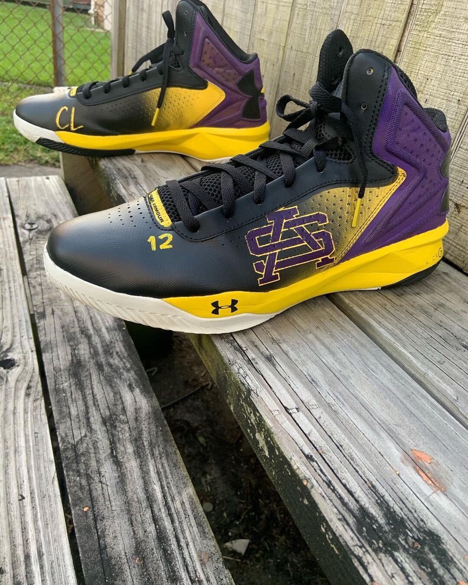 MrImfocus's tweet image. My dog @darrell97465450 got me right for tha game tonight @StAugnola #GoPurple💜💛 #LetsEat🍽 @LaahChris it’s your time kid🦍🏀💯