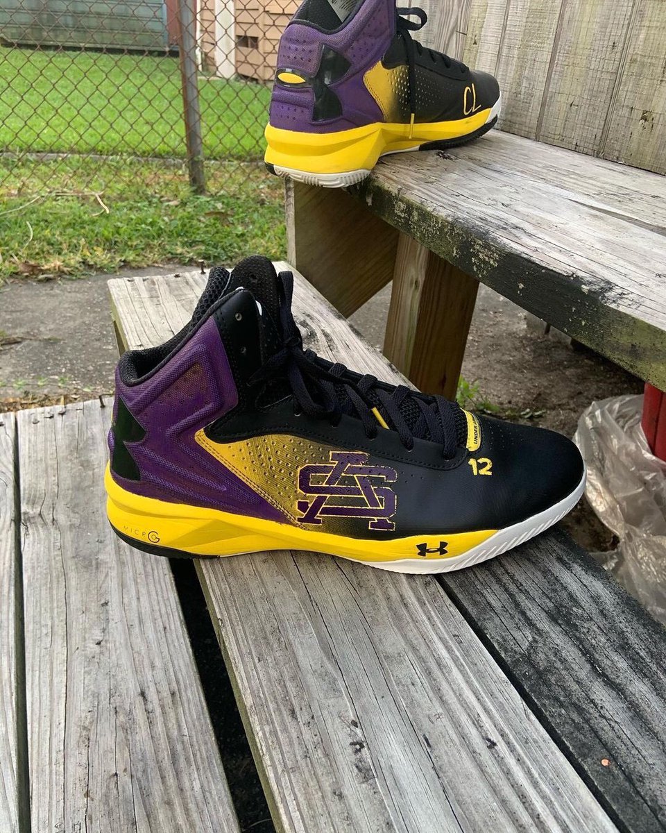 MrImfocus's tweet image. My dog @darrell97465450 got me right for tha game tonight @StAugnola #GoPurple💜💛 #LetsEat🍽 @LaahChris it’s your time kid🦍🏀💯