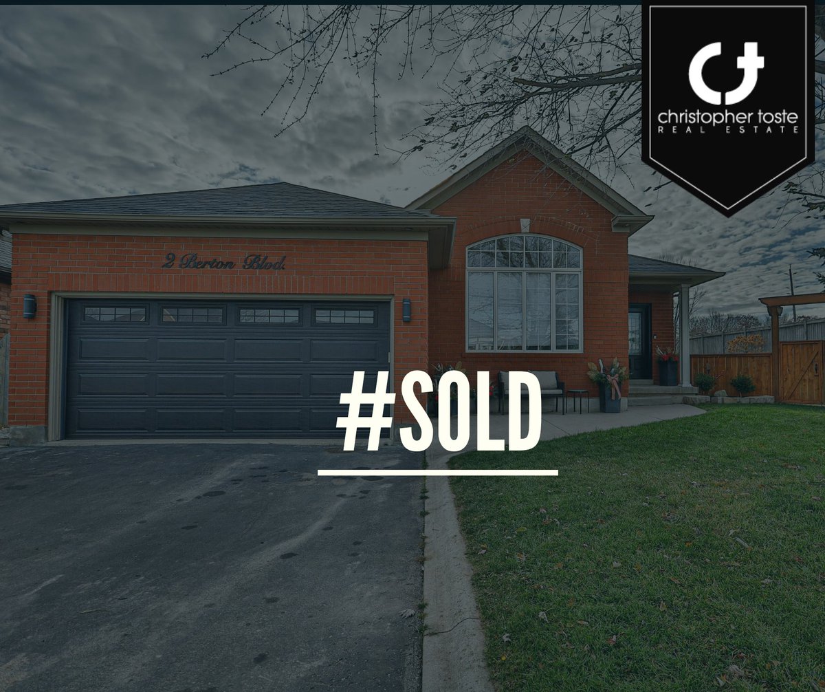 ChrisToste's tweet photo. #JustSold 🔥 This corner private oasis did not last long on the market. This cozy well-designed bungalow offered many and great features that the new owners can now call home.
.
.
.
.
.
.
#Georgetown #JustSold #RealEstate #Realtor #TrustedRealtor https://t.co/9F4iSmY1EV