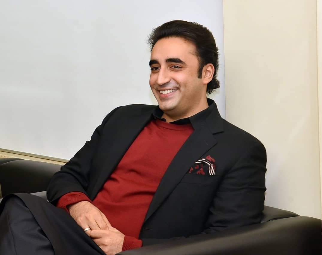 GulMJakhrani's tweet photo. پی پی کےچیئرمین @BBhuttoZardari آج 16 نومبر کو نوبجے شب گلگت پریس کلب میں اہم پریس کانفرنس کریں گےلائیوکوریج کوممکن بنانےکےلئےpppکےآفیشل سوشل میڈیا اکاؤنٹس کےعلاوہ درج ذیل سیٹلائیٹ فریکوئنسی پربھی کلین فیڈ دستیاب ہوگی
Pak Sat KU
10992 Frequency 
1600 Symbol Rate
Vertical https://t.co/2L4u5ORO6e