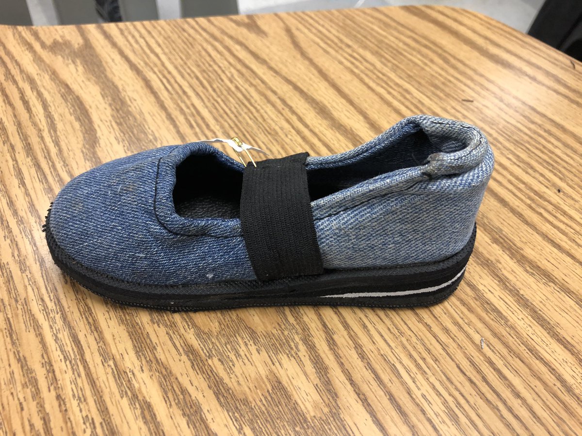 M_villeHS's tweet photo. CARING HANDS. IB seniors are cutting shoe patterns for Sole Hope.  The shoes go to Uganda to help prevent children from getting a foot parasite called jiggers. #BetterTogether https://t.co/nTEzEFFZj0