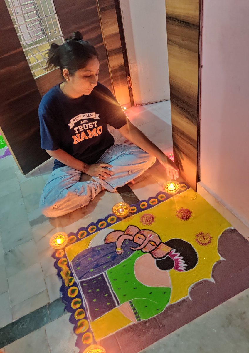BhavikaGhoghari's tweet photo. Spread the sparkle 🌠 #happynewyear2020 #rangoli2020 https://t.co/3E6SWt3Oiu