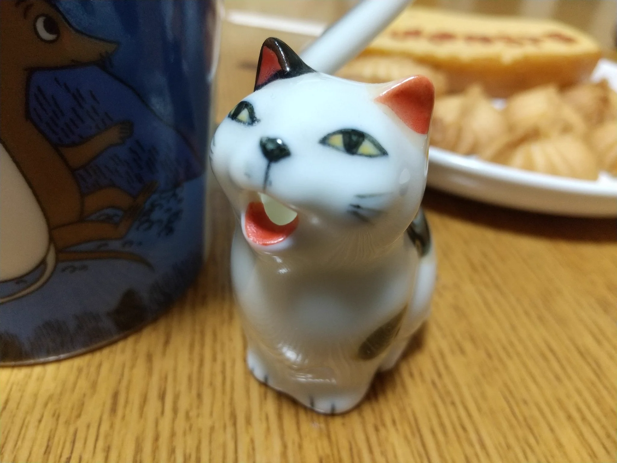 「猫のミルク差し」とても可愛くて気に入っていたので、使ってみたら・・・心配になる見た目だった。