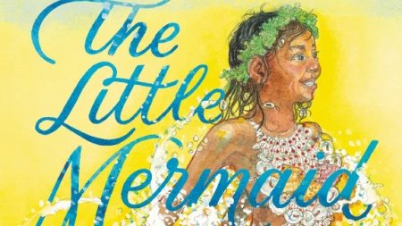 EllisLibraries's tweet image. The talented 𝗝𝗲𝗿𝗿𝘆 𝗣𝗶𝗻𝗸𝗻𝗲𝘆 has created a beautifully reimagined Little Mermaid. This won't stay on the shelf for long!