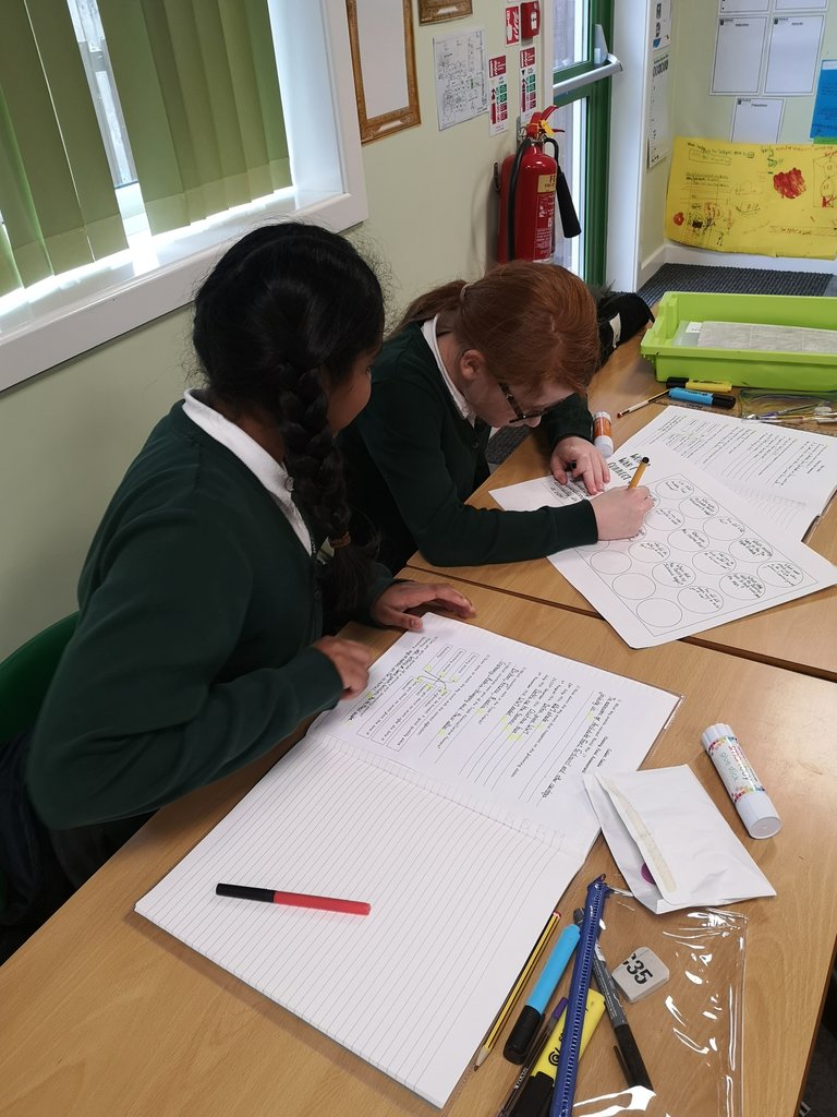 ParklandSch's tweet image. Year 5 created their own questions about WW1 to make a connect four grid. They then tested their knowledge by retrieving information about WW1 #fallenfields