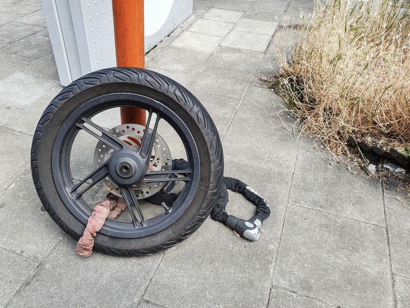 Voici un guide pour savoir que faire pendant et après le vol de votre oto ou scooter, en espérant que cela nous vous arrive pas >> bit.ly/38dAGkX