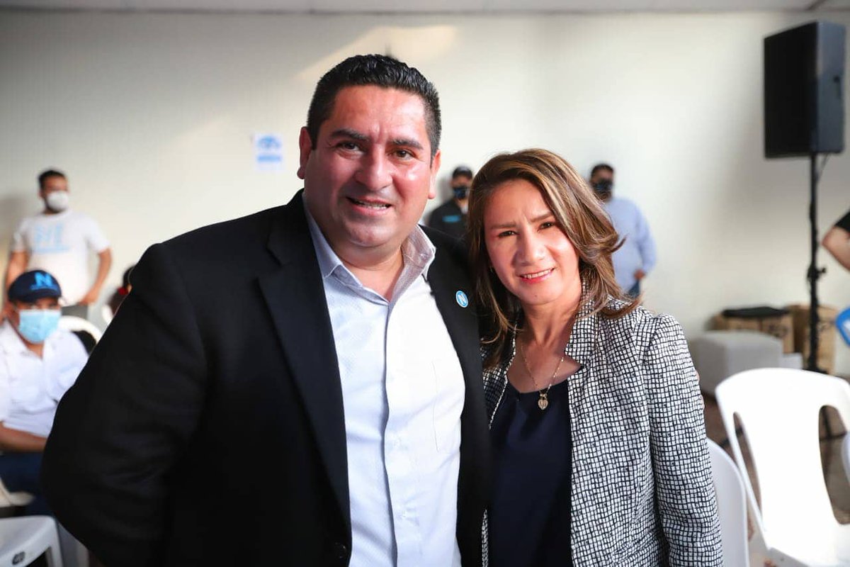 AntiguoNi's tweet photo. Nuestro candidato a Alcalde de Antiguo Cuscatlán @AntonioZelaya2021 en el evento "Mujeres empoderadas" junto a las 4 mujeres que pondrán en alto a la Libertad en la Asamblea legislativa en 2021. @RebecaSantosLL @SandraYaniraSV @zairapinedasv @IdaliaLobo #Operación2021 https://t.co/yzmMFmgq3s