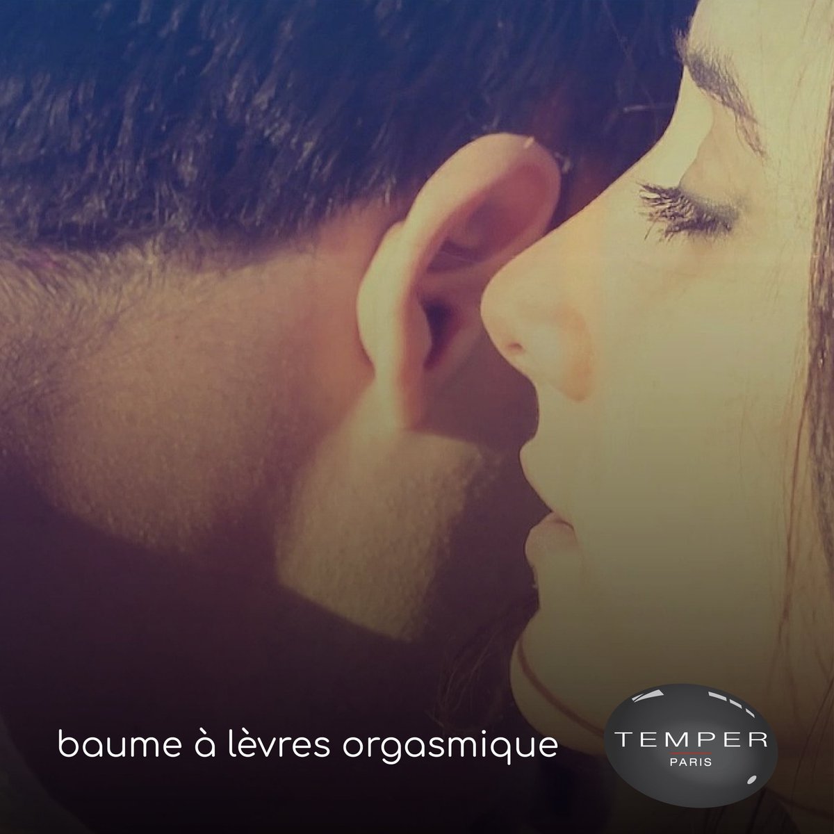 TemperParis's tweet photo. Notre gloss orgasmique à 15€ seulement avec le code: fellaconfinement / Pour un #confinement réussi 😊 #nicetoshare https://t.co/7teq2lYUD2