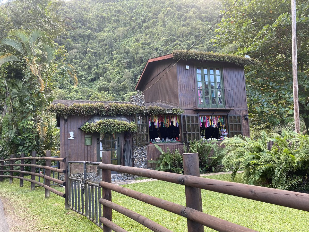 Ayer visité a #Ciales hermoso con mucho que ofrecer al aire libre, algunos de estos lugares son:
📍Plaza pública donde ubica Parroquia Nuestra Señora del Rosario
📍Paseo lineal Juan Antonio Corretjer
📍Museo del café
📍Rio Toro Negro
Puerto Rico #LaIslaDelEncanto #ApoyaLoLocal