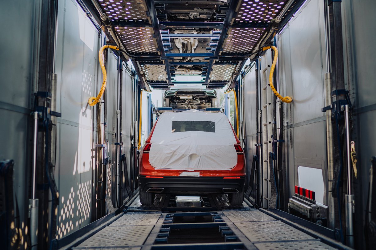 Protected from the elements! With our inland transportation equipment you travel first class, tracked and traced to final destination. And best of all, you can see it all in the palm of your hands! #thenewhorizon #totallogistics #automotiveindustry #supplychainsolutions