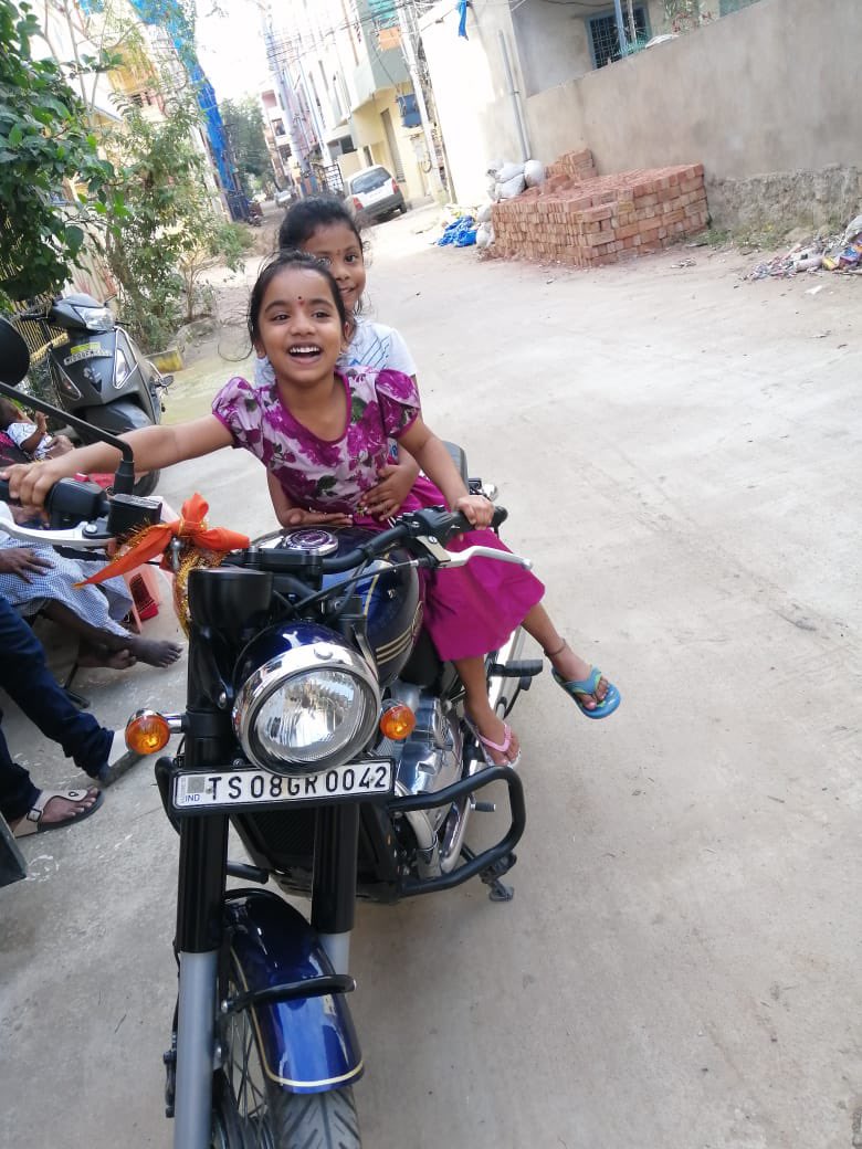 A smile of kid is equal to numerous Diyas and d light & positivity that emits with that smile is a priceless. Look at one of our group member princess, so lively. @Madhu30543537 u really preparing a next generation rider. Love to see d smiles. 😃 @reach_anupam @jawamotorcycles