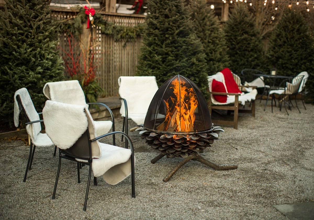 Discover the magic of the season all wrapped up in the Christmas Wonderland Garden in #Niagara! Introducing our new Christmas Wonderland package which includes overnight accommodations and access to Pillar &amp; Post's new #ChristmasGardens! Details: bit.ly/35xcFU5