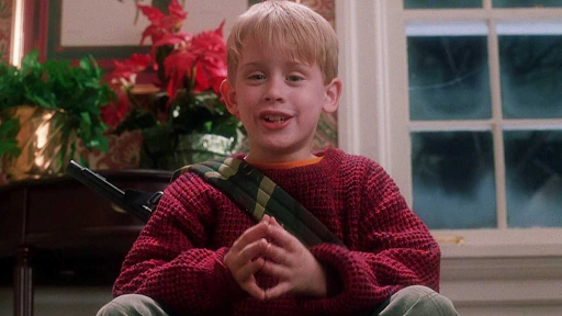 Complex's tweet photo. ‘Home Alone’ first released on Nov. 16, 1990. 🏠🎄🎬

3 decades later, still a classic. https://t.co/ZAVqtjEcMi
