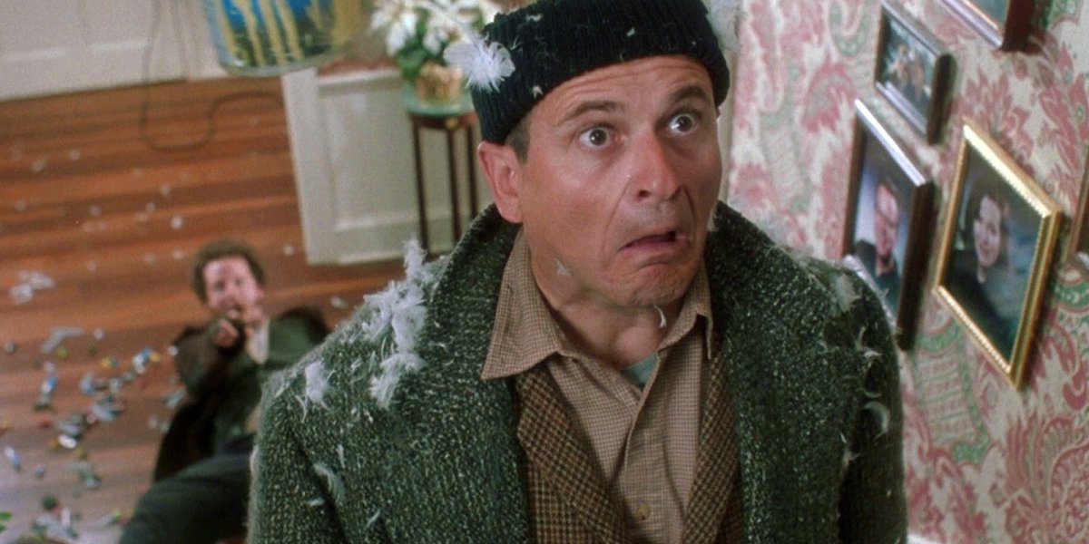 Complex's tweet photo. ‘Home Alone’ first released on Nov. 16, 1990. 🏠🎄🎬

3 decades later, still a classic. https://t.co/ZAVqtjEcMi