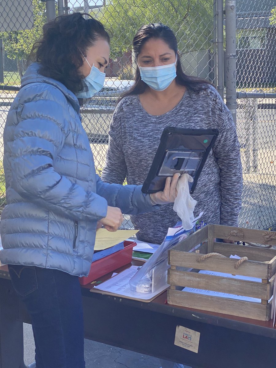 vaughn_eec's tweet photo. What a great Saturday seeing families and disturbing iPads to families that have returned to work. @martha_borquez @DeanTagawa @ECED4LA @LDNESchools @Kelly4LASchools https://t.co/yppikgv3Lh