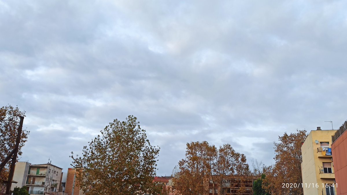 meteox1's tweet photo. Dia gris al #barri i desde el #sud de #Girona fins al #nord de Tarragona, produït pel #rebuf o #dipolo, una baixa generada a la costa central de #Cat pels vents del #nord als extrems del pais. #fembonpastor @btveltemps @CCBonPastor #parcfluvialdelbesos https://t.co/tW9xOogJRE