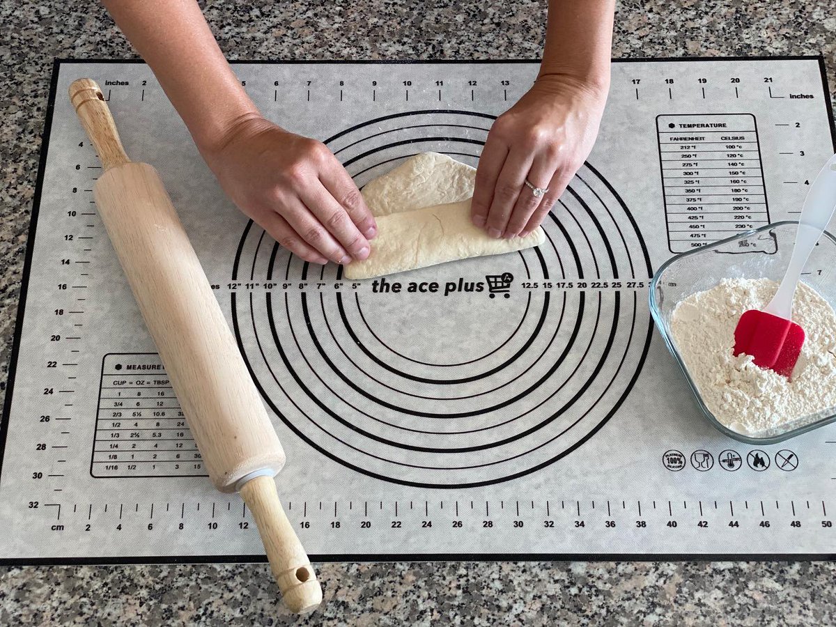 TheAcePlus1's tweet image. The Ace Plus Silicone Pastry Mat (XL 24in x 16in) with Measurements &amp;amp; Conversion Chart
.
Non Slip, Non Stick, Easy Clean
.
Used for Baking Mat, Dough Rolling and Kneading Mat
.
Great for Bread, Pie Crust, Cookies and Fondant
.
#theaceplus  #amazonhome #amazonkitchen #amazoncanada