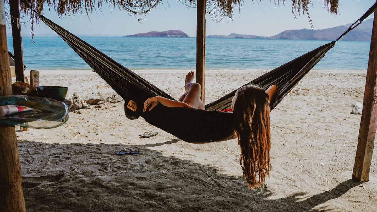 OwlOutfitters's tweet photo. The good ol' days of summer ❤️
Photo by @christineaguiar_ ❤️
#hammock #hammocklife #Hammocks #hammocking #hammockcamping #hammocktime #hammockers #hammockliving #hammockkualapembuang #hammocker #hammocklove #hammockcommunity #wiseowl #wiseowloutfitters #wiseowlhammock https://t.co/rvorlgTdcC