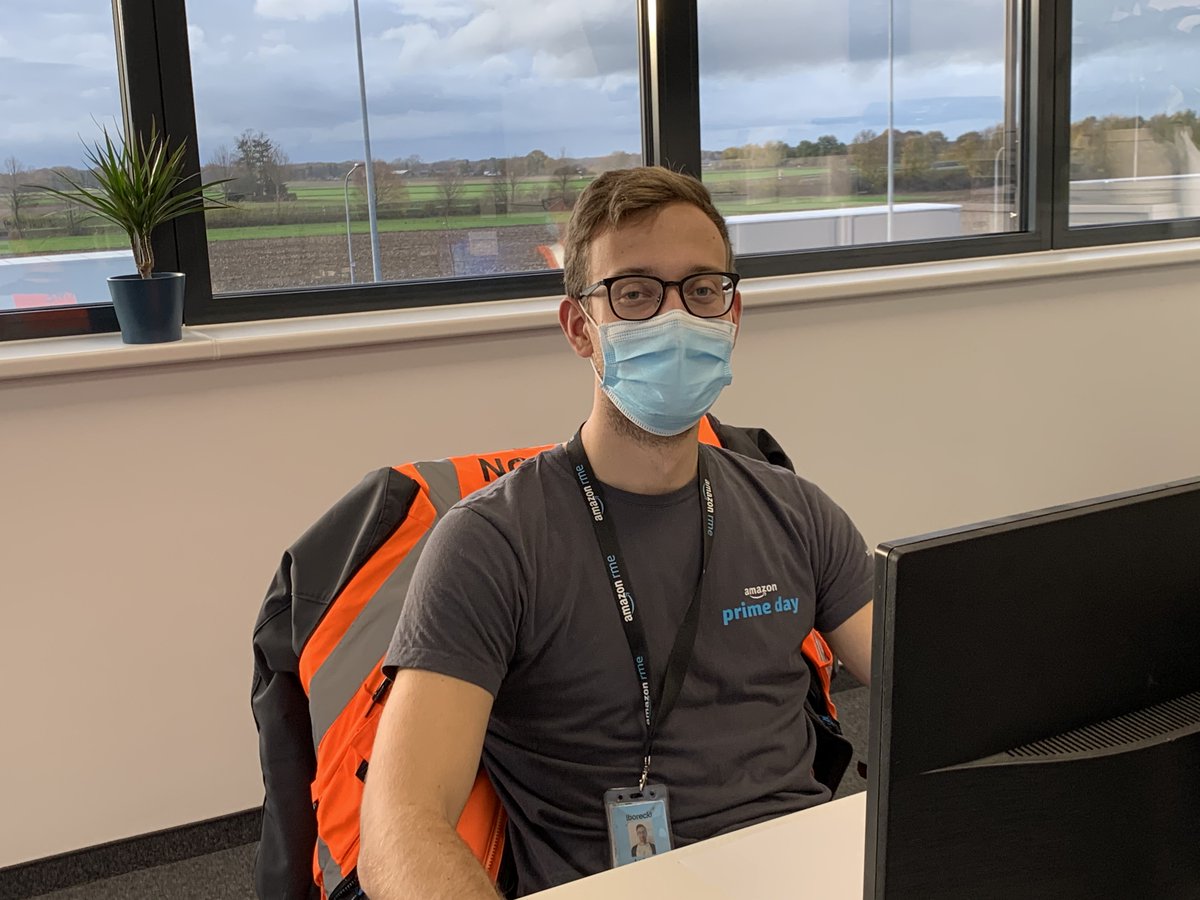 AmazonNewsDE's tweet photo. #MeinTeam #MeinAmazon #Kollegen: Wir sind ein super Team!! Ein Team, das hilfsbereit ist, bei dem man sich völlig unterstützt fühlt. Ich kann mich auf mein Team verlassen 👍👍 https://t.co/MDfZZN2gIq