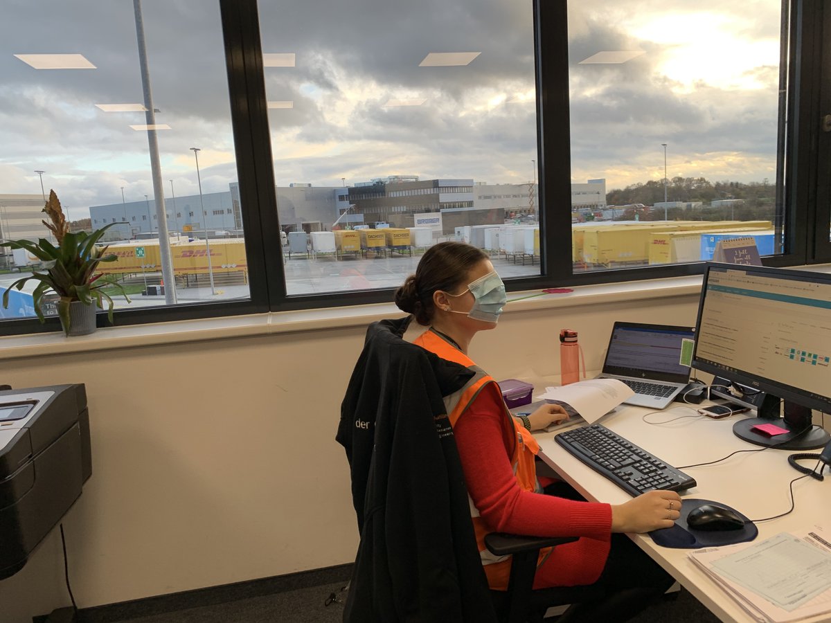 AmazonNewsDE's tweet photo. #MeinTeam #MeinAmazon #Kollegen: Wir sind ein super Team!! Ein Team, das hilfsbereit ist, bei dem man sich völlig unterstützt fühlt. Ich kann mich auf mein Team verlassen 👍👍 https://t.co/MDfZZN2gIq