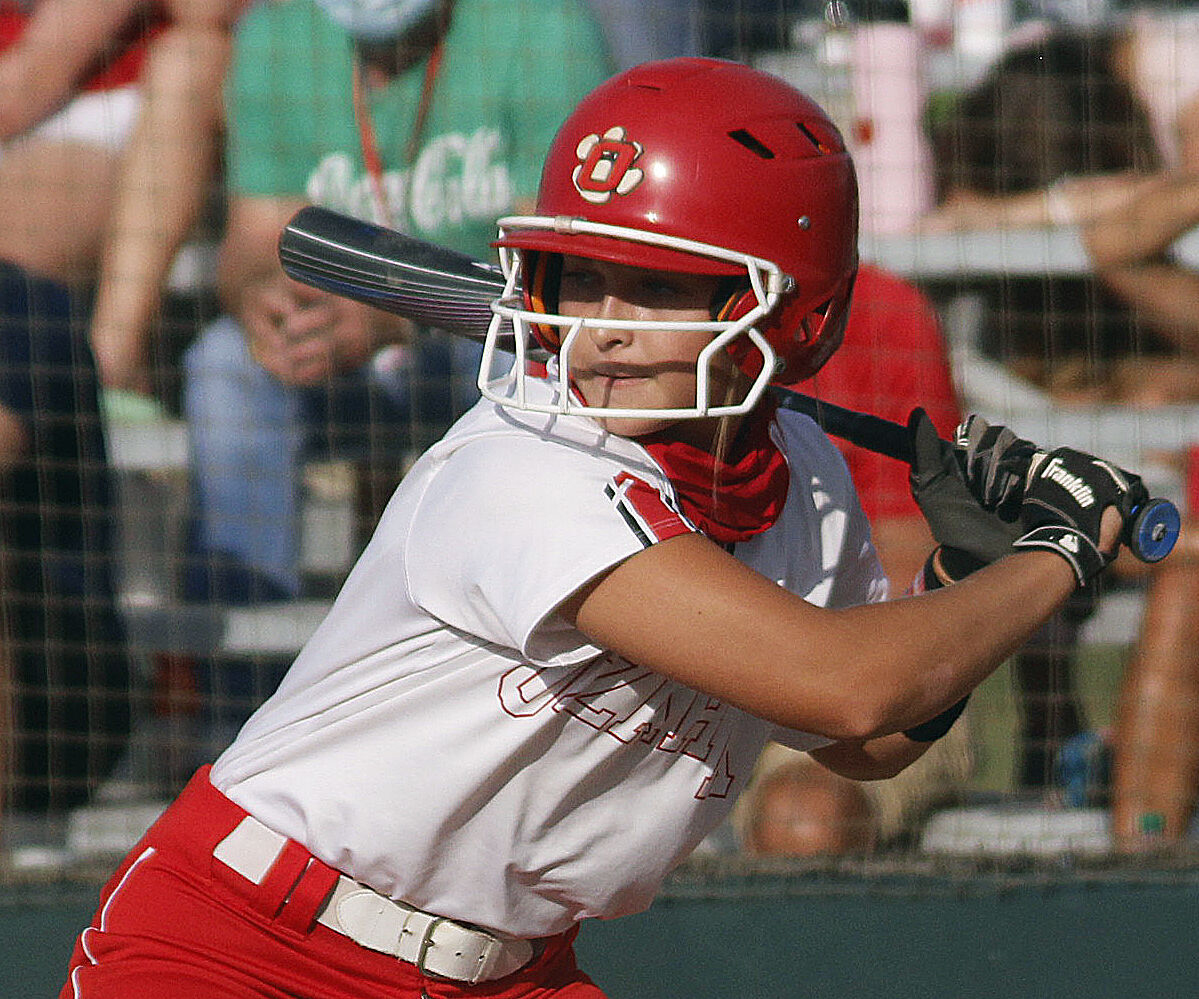HeadlinerSports's tweet photo. Nixa's Vincent, Meierer and Ozark's Mayfield leading post-season award-winners https://t.co/mGsC8TTdgg via @HeadlinerNews @NixaHSSoftball @OzTigerSoftball @OzarkHS https://t.co/RmvmP2yPcn
