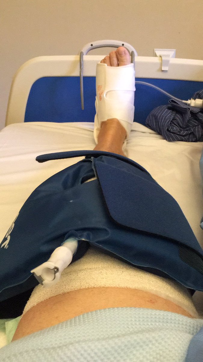 Nico_How's tweet image. So here we are at the third attempt. New knee bandaged with cold jacket, foot in pressure bandage all under a blanket with heat blocks. Equine recovery anyone?