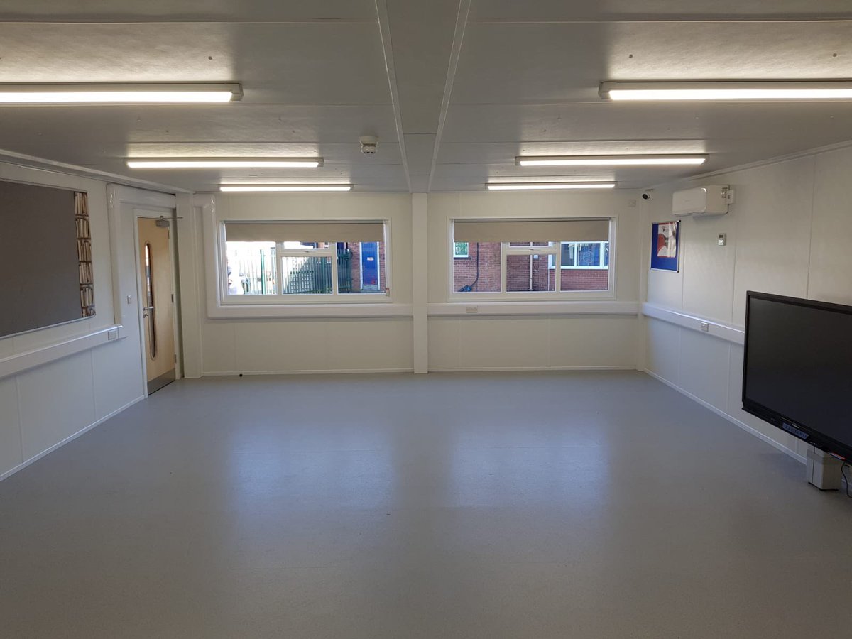 SpringfieldMod's tweet photo. Our latest project in partnership with @construction_mc #trespa and #hardiepanel external finish with @MBEGLAZING windows and doors. #education project in #Manchester delivered! 🏗 @MPBAUK https://t.co/EmzrnqSGIM