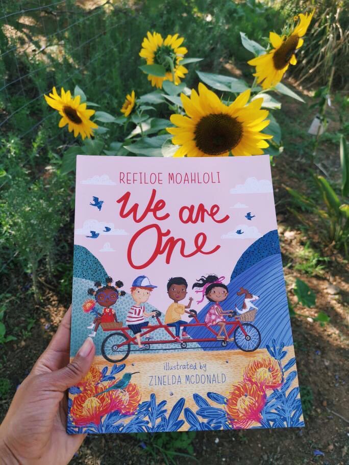 RefiloeMoahloli's tweet photo. We Are One🌻❤️

📸: Refilwe Mthombeni https://t.co/jyRm8yjkEe