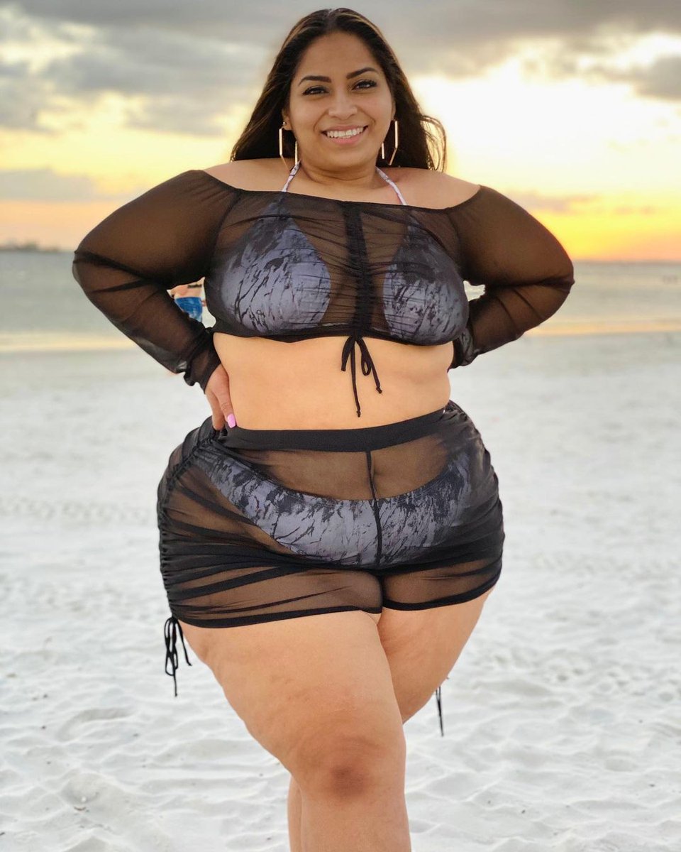 LabelCurv's tweet photo. @johanamaya81 Sun, sand and beach what this tropical body needs🌝🌴🌊 Outfit by: @fashionnovacurve   https://t.co/QTOGKiLVqZ 
#FashionModel #fashionnovacurve #labelcurv#ad https://t.co/uIIcIorWSh