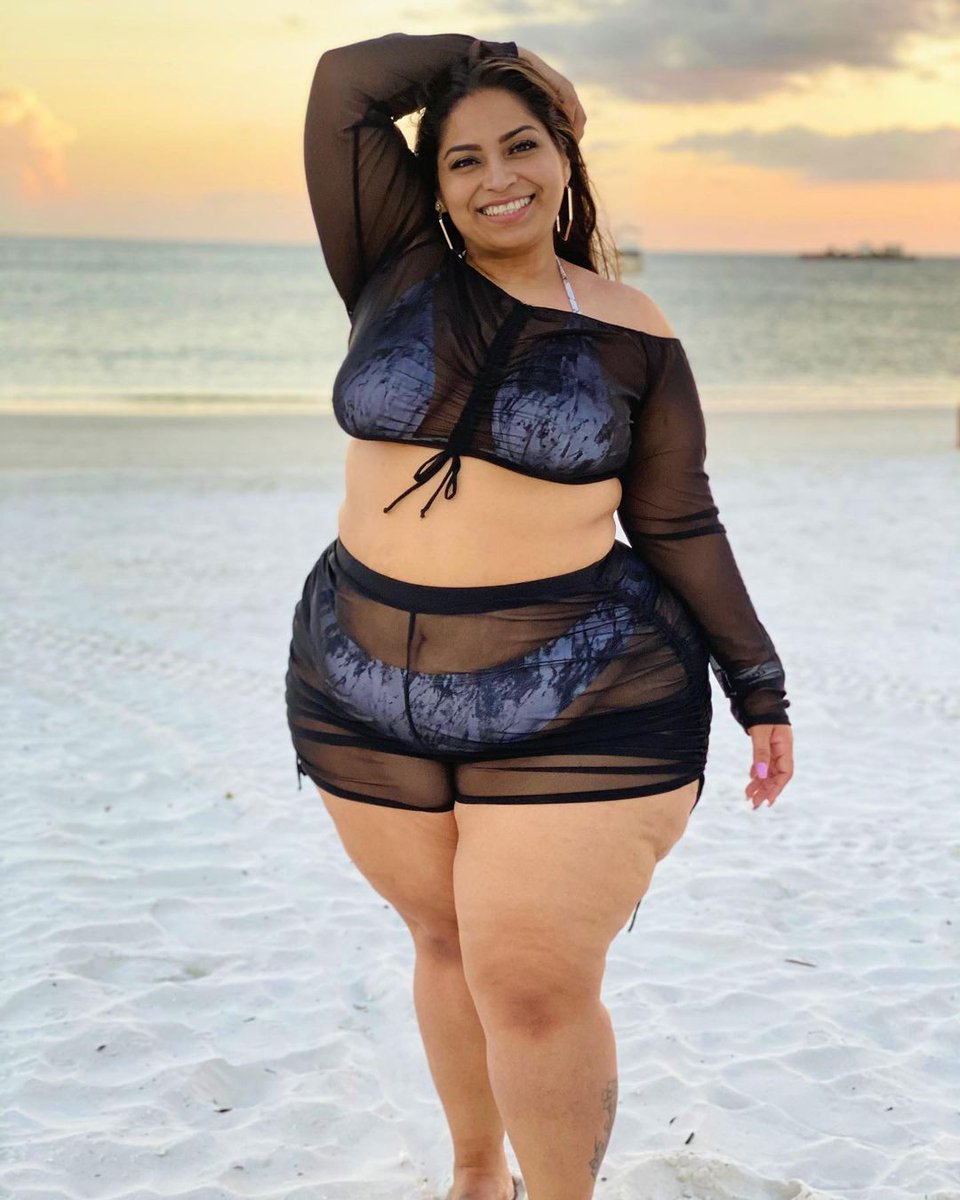 LabelCurv's tweet photo. @johanamaya81 Sun, sand and beach what this tropical body needs🌝🌴🌊 Outfit by: @fashionnovacurve   https://t.co/QTOGKiLVqZ 
#FashionModel #fashionnovacurve #labelcurv#ad https://t.co/uIIcIorWSh