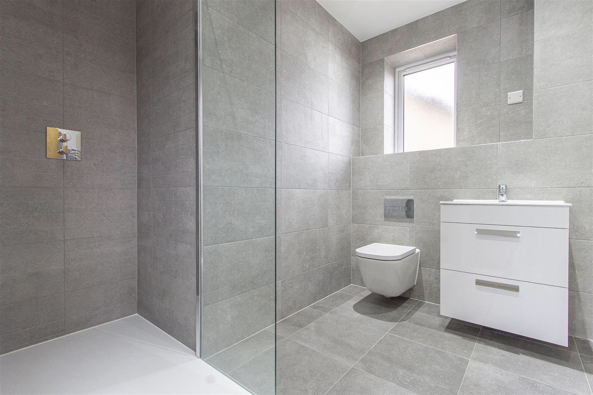 WilkinsVardy's tweet photo. Want to swap your home for a shiny new one in the heart of Walton? A great part exchange offer is available on Plot 3 Foxbrook Court. Call 01246 270123 or e mail info@wilkins-vardy.co.uk for further details #dreamhome #5beds #3baths https://t.co/qZpGyBEXhM