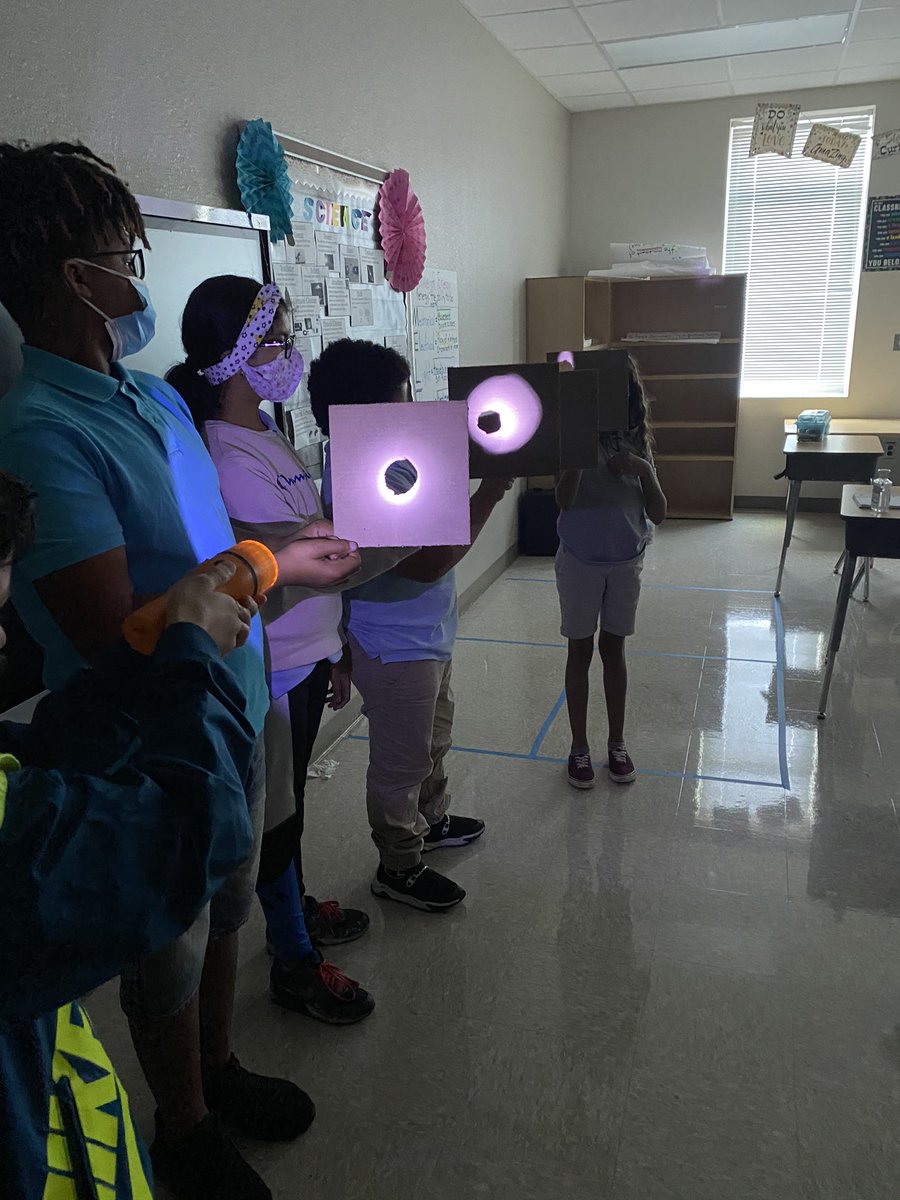 Cristina Pokorny (@pokornycristina) on Twitter photo Light Activities in 5th grade! #5thgradescience #lightactivities <a href="/CDLocps/">Curriculum and Digital Learning</a> Light Activities in 5th grade! #5thgradescience #lightactivities <a href="/CDLocps/">Curriculum and Digital Learning</a>