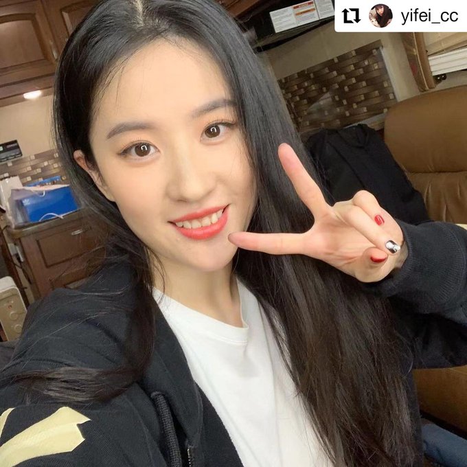 Yifei's Instagram 2020 - Page 2 Em9TDl6VcAMBMY4?format=jpg&name=small