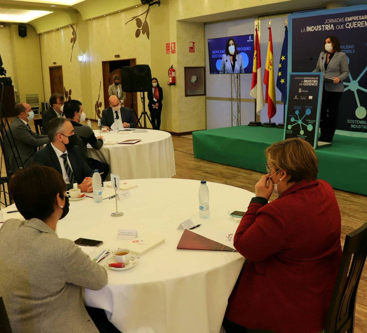 isabelrguez's tweet photo. Mi mayor prioridad como alcaldesa es atraer inversión a #Puertollano para generar empleo de calidad. Por ello, en este momento, estamos celebrando unas jornadas empresariales 'La industria que queremos'. 
@gobjccm 
@pfrancoCLM 
@cnh2_es 
@isfoc 
#isfoc
#JavierRosell https://t.co/pV2Jf82ble