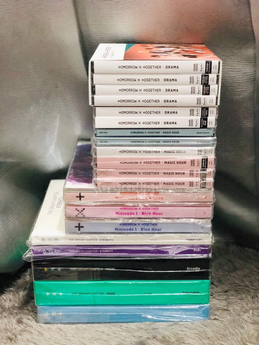 HiImMoa's tweet photo. @storyeongyu @TXT_members @TXT_bighit GIVEAWAY TXT ALBUM✨

the winner will choose 1 album as their prize. 

rules:
1. retweet
2. reply with ‘TXT 4TH GEN LEADER
#NotElevatorButStairs 
#TXTOnBillboard200 
@TXT_members @TXT_bighit’ (reply as many as you can)

‼️folls only https://t.co/fHf6iWo68V