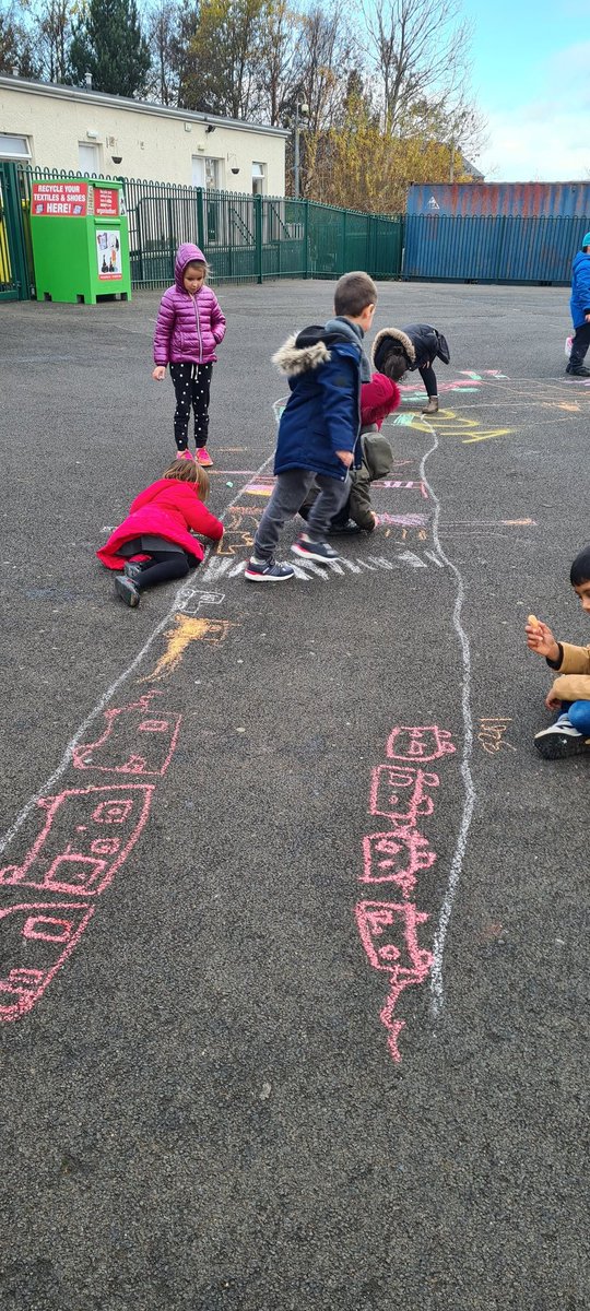 teach_traylor's tweet photo. Learning about using Zebra crossings and traffic lights today. Making sure we know how to stay safe on the streets! #RoadSafetyWeek2020 https://t.co/Yq5u0rAfwt