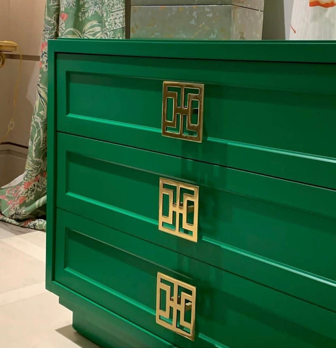 #DidYouKnow? Kravet's exclusive partnership with Addison Weeks Hardware offers luxury hardware options on select custom furniture pieces. bit.ly/38vbmHj #InstaKravet #ICreateWithKravet 
•
•
Furniture: ICreate Chests