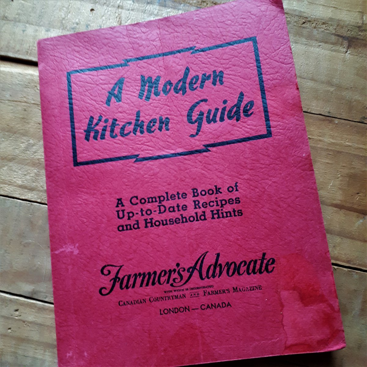 Apple Sauce Cake is up on my food history blog, from the 1946 A Modern Kitchen Guide.  It was a promotional item for various businesses in Canada &amp; the US.  Mine was distributed by Farmer's Advocate in London, Canada (comment with who sponsored your copy)
juliabaird.com/cloud9cookery/…