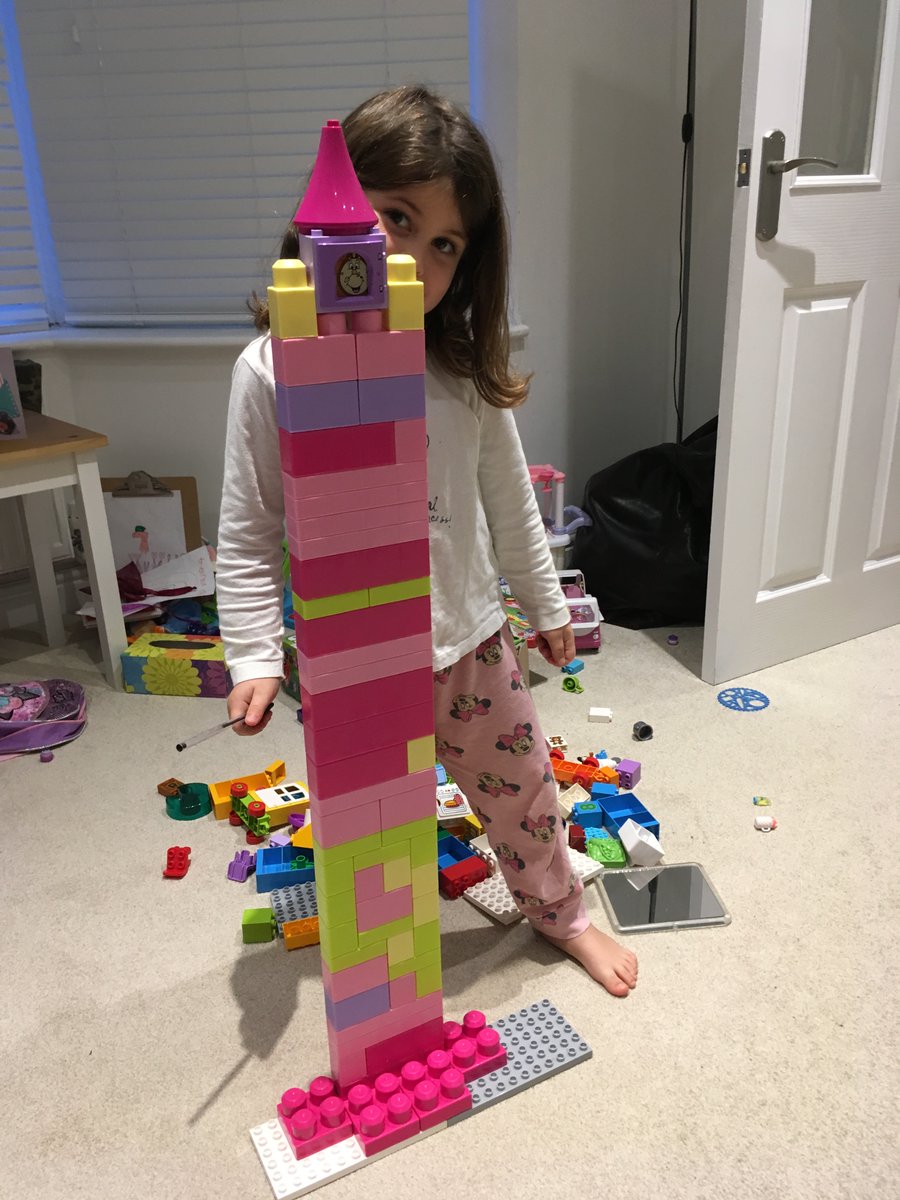 ClareRutland5's tweet photo. @1Galfrid Georgia has built Big Ben! https://t.co/qBsNWhwiXo
