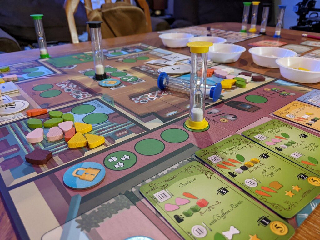 thisisroom51's tweet image. Our restaurant got terrible reviews and we couldn't pay our staff, so needed to shut down but we lived our dream! 

#KitchenRush by @artipiagames