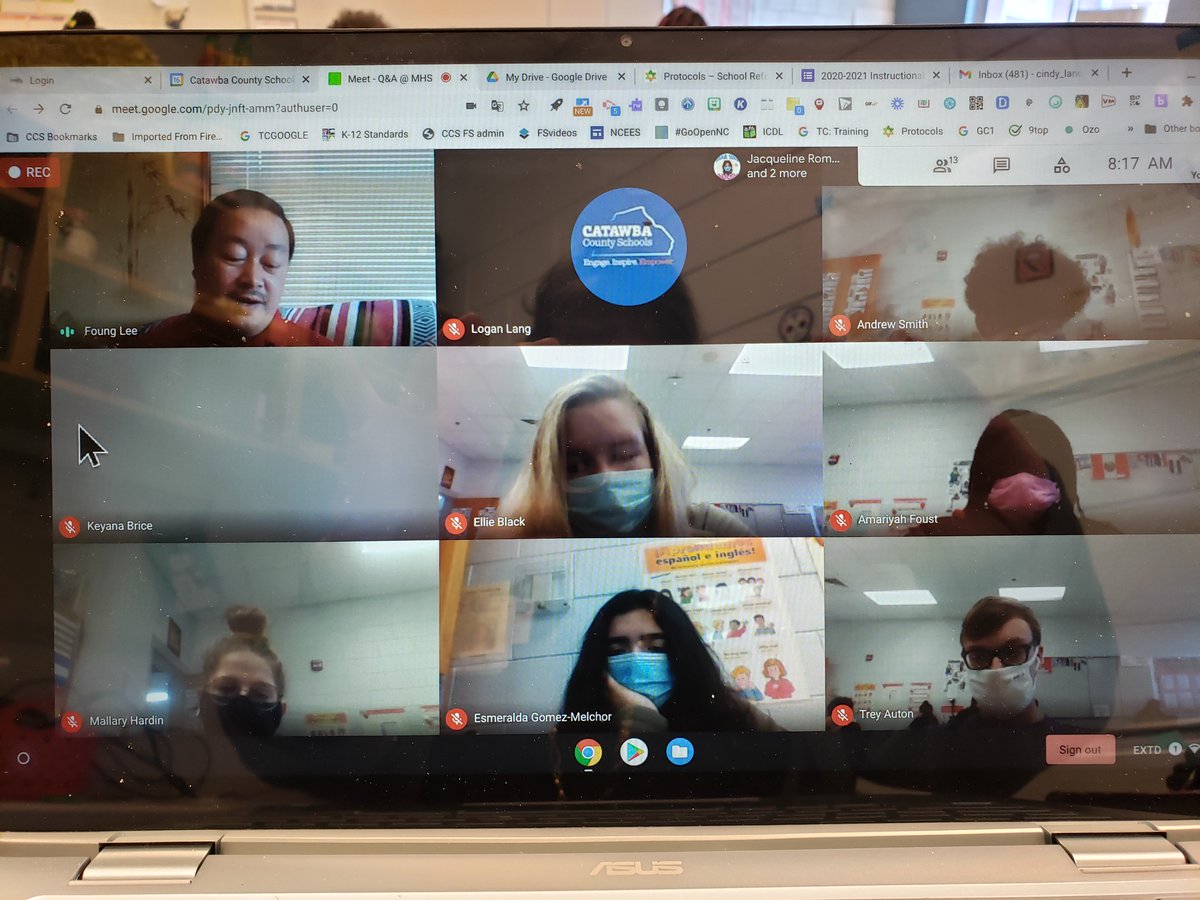 CCSITF's tweet photo. Even CCS has a hero! Thanks Foung Lee, engineer for CCS,  #IEW2020  Studying International Languages today!  @Maiden_HS  @catawbaschools Hmong, French, Spanish, Korean #195countries https://t.co/C3Pvxy7vbp