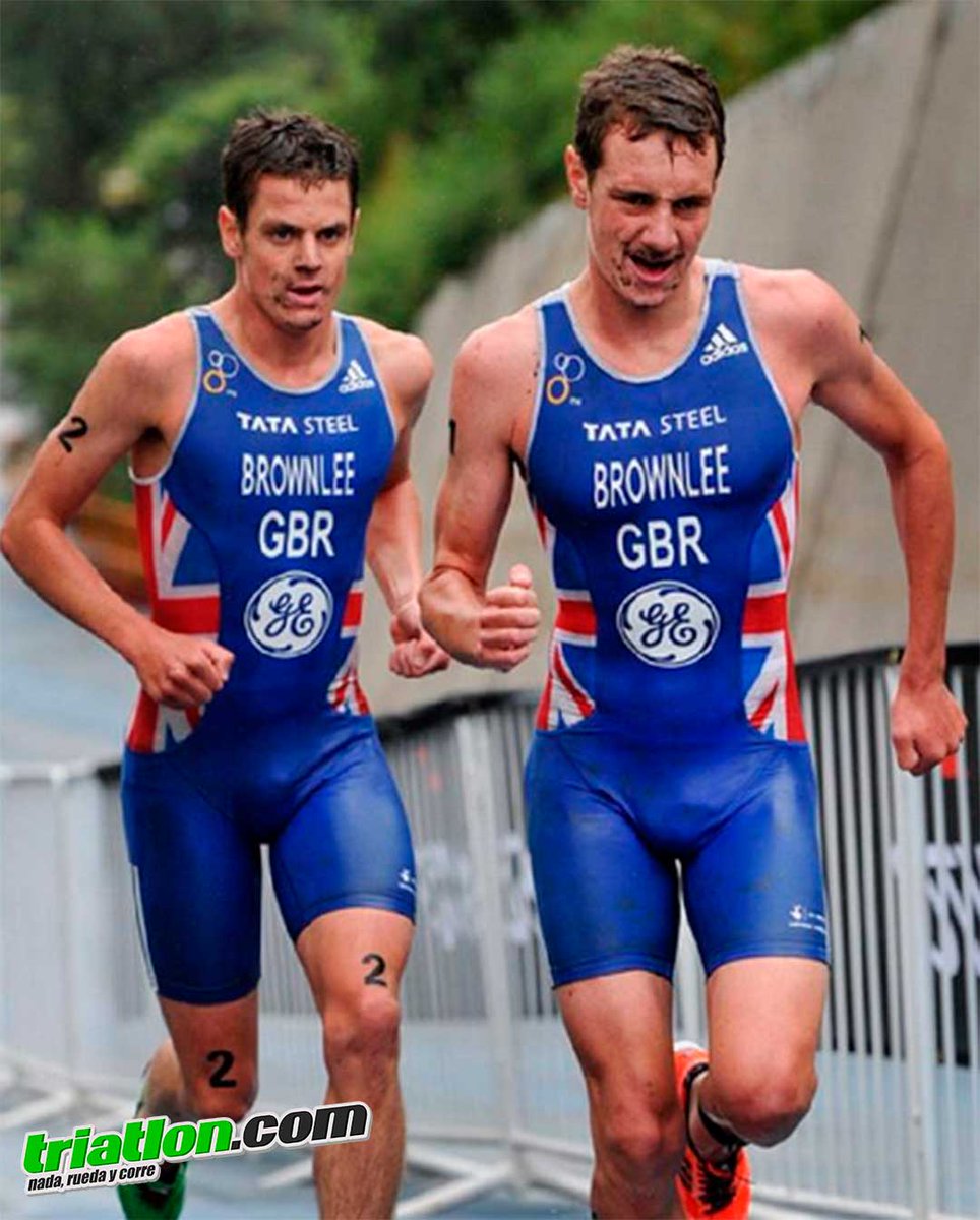 Триатлонистка. Триатлон мужчины финал. Триатлон мужчины финал. Маркус браунли. Multisport world triathlon long distance.