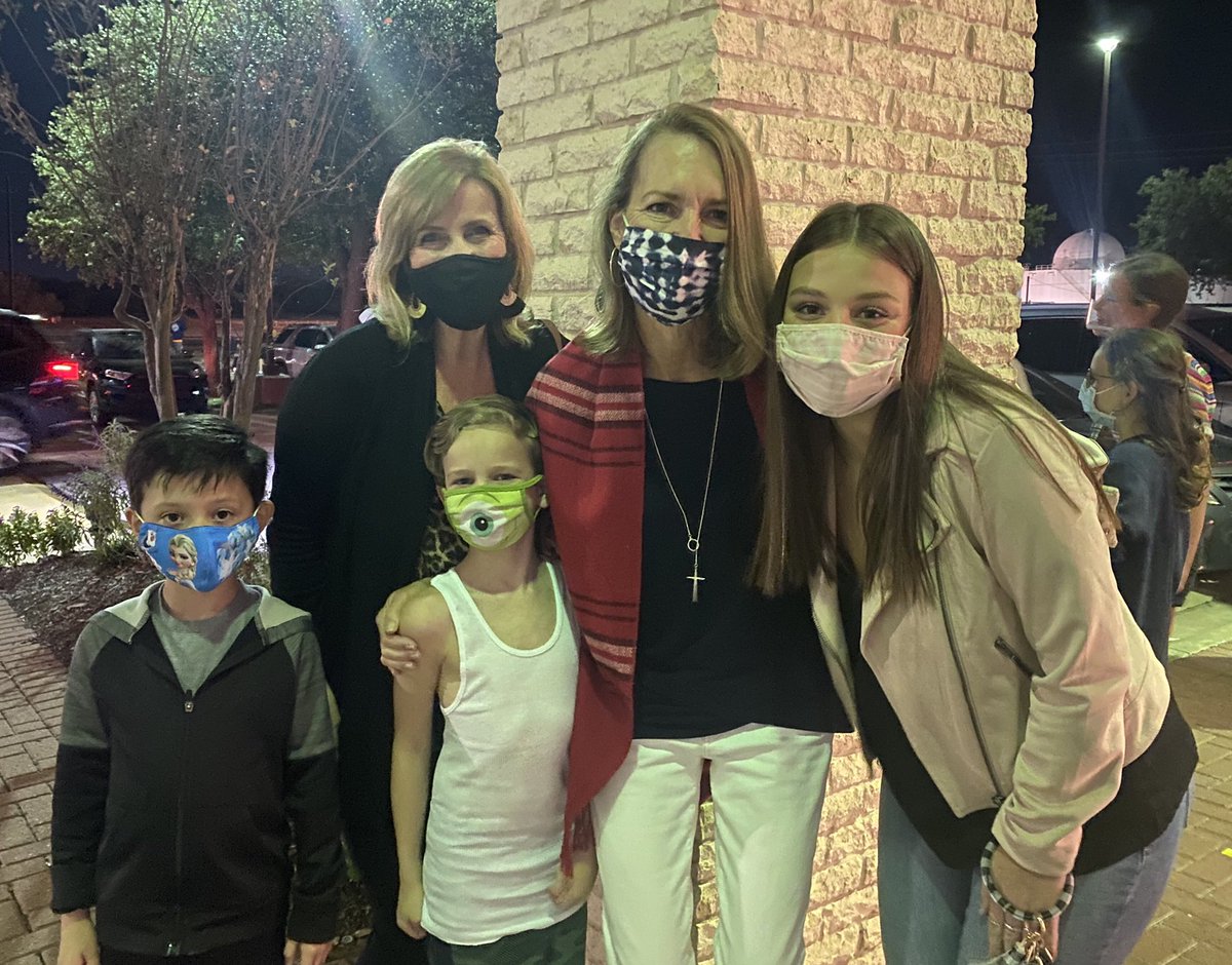 mmgable1's tweet photo. Talented GT LEADer from @canSTEM shining on stage last night⭐️ #BeCannonProud #GTLEAD @Kellerman_Tanya https://t.co/Zcnre0XrlF