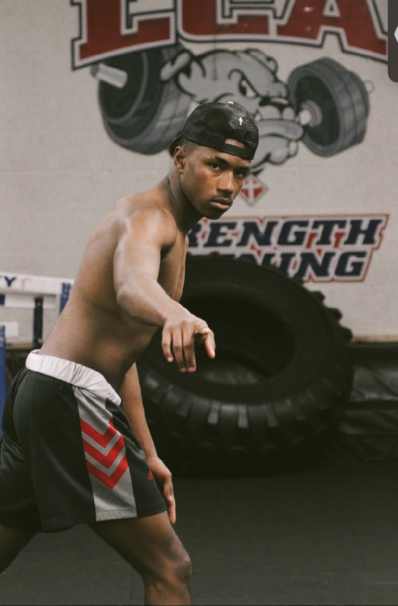 Deandre_Jones_'s tweet photo. Be humble 🐶 https://t.co/qyR9yemfCA
